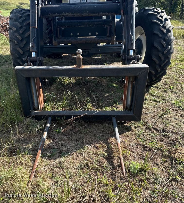 image for item DJ7780 New Holland 8260 MFWD tractor