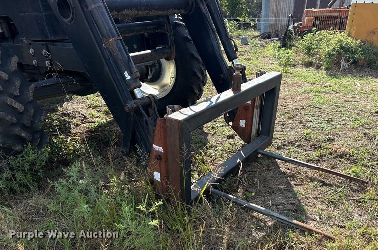 image for item DJ7780 New Holland 8260 MFWD tractor