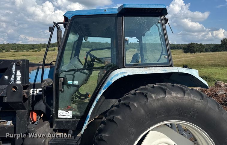 image for item DJ7780 New Holland 8260 MFWD tractor