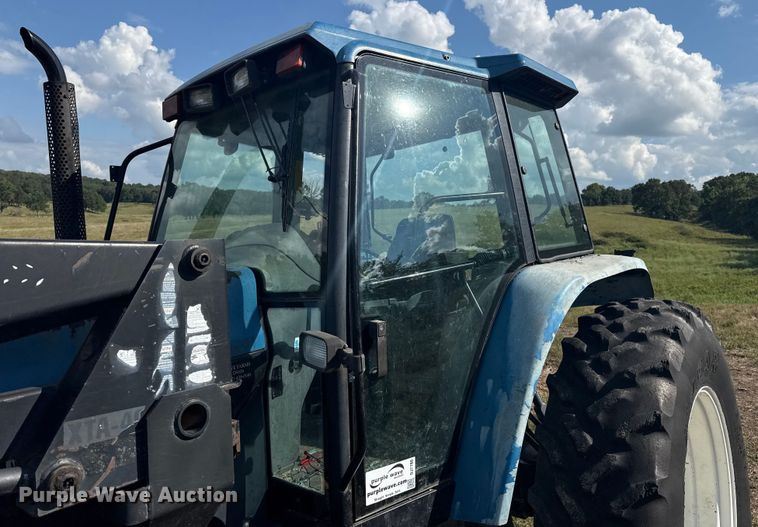 image for item DJ7780 New Holland 8260 MFWD tractor