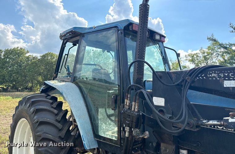 image for item DJ7780 New Holland 8260 MFWD tractor