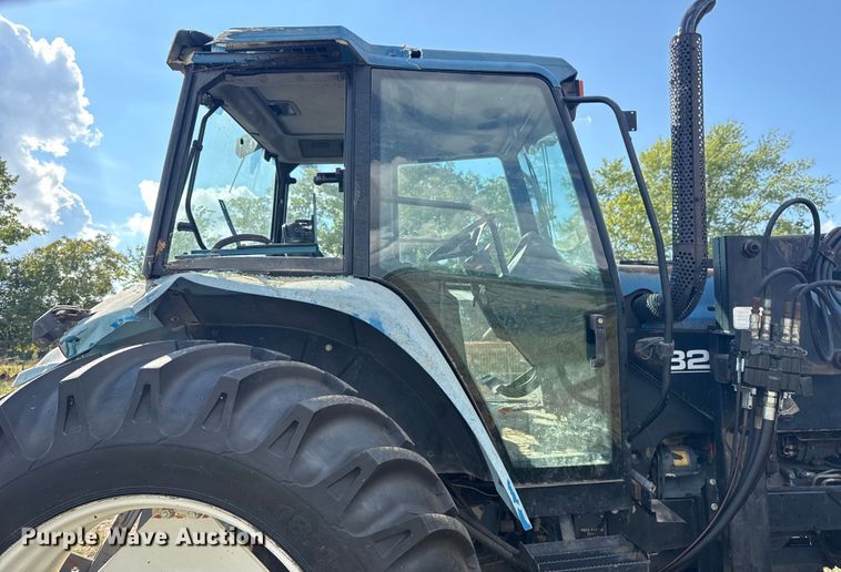 image for item DJ7780 New Holland 8260 MFWD tractor