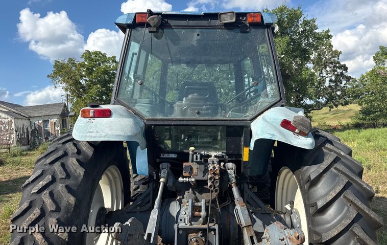 image for item DJ7780 New Holland 8260 MFWD tractor