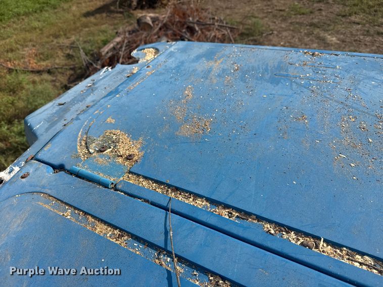 image for item DJ7780 New Holland 8260 MFWD tractor