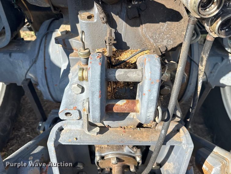 image for item DJ7780 New Holland 8260 MFWD tractor