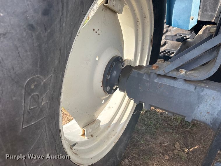 image for item DJ7780 New Holland 8260 MFWD tractor