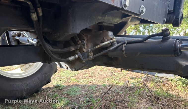 image for item DJ7780 New Holland 8260 MFWD tractor