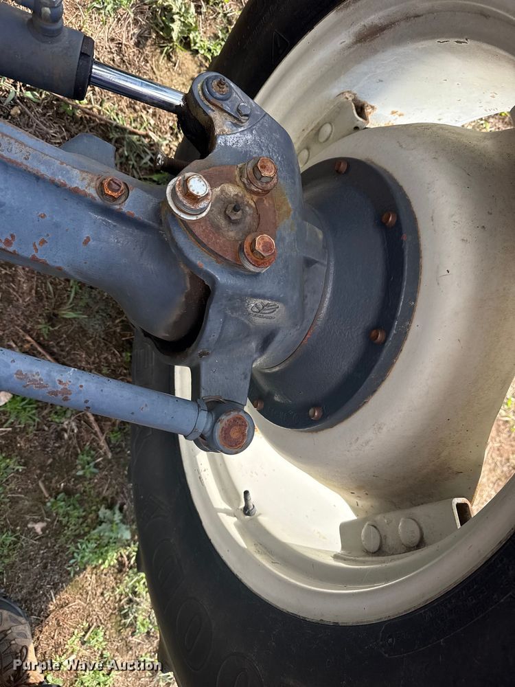 image for item DJ7780 New Holland 8260 MFWD tractor