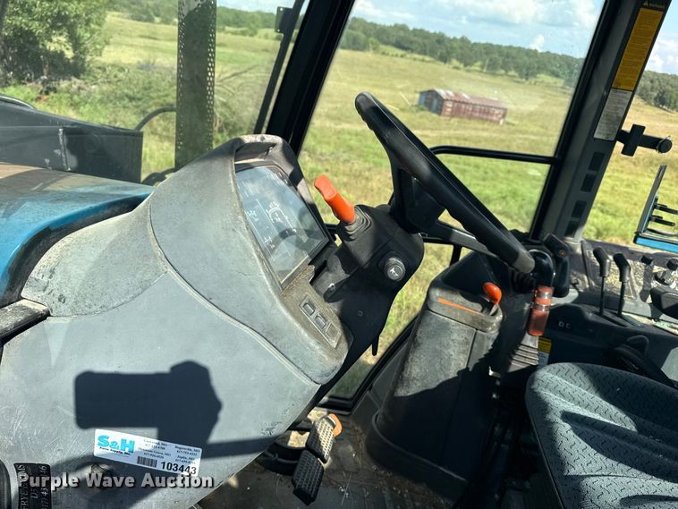 image for item DJ7780 New Holland 8260 MFWD tractor