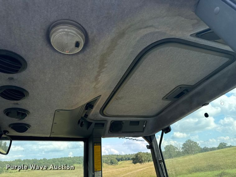 image for item DJ7780 New Holland 8260 MFWD tractor