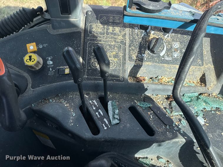 image for item DJ7780 New Holland 8260 MFWD tractor