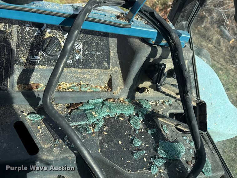 image for item DJ7780 New Holland 8260 MFWD tractor