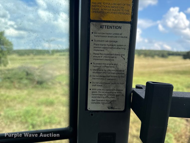 image for item DJ7780 New Holland 8260 MFWD tractor