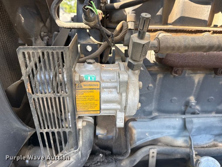 image for item DJ7780 New Holland 8260 MFWD tractor