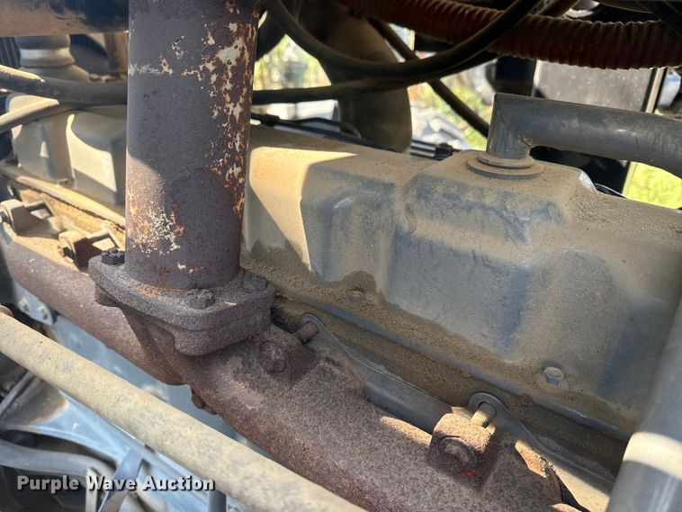 image for item DJ7780 New Holland 8260 MFWD tractor