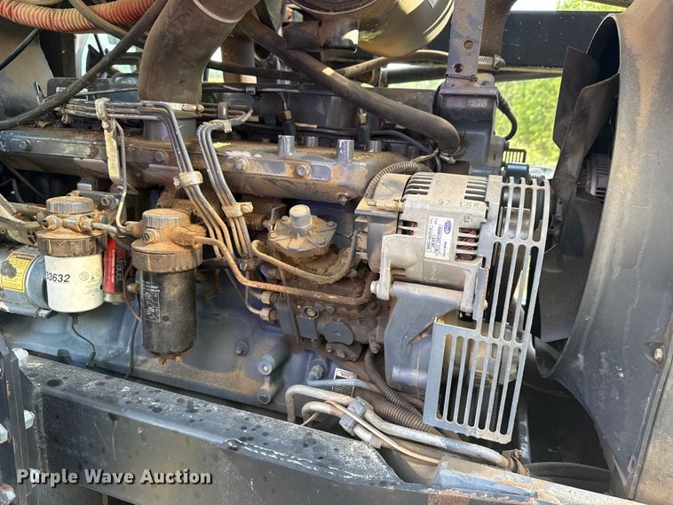 image for item DJ7780 New Holland 8260 MFWD tractor