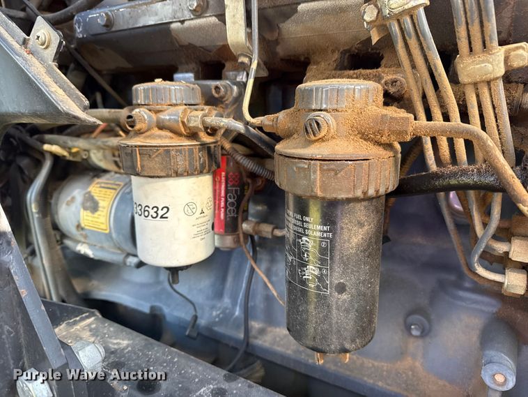 image for item DJ7780 New Holland 8260 MFWD tractor