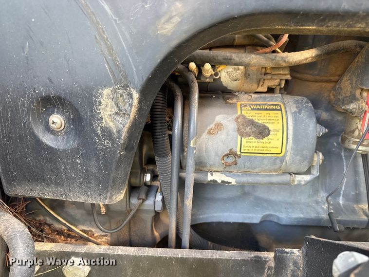 image for item DJ7780 New Holland 8260 MFWD tractor