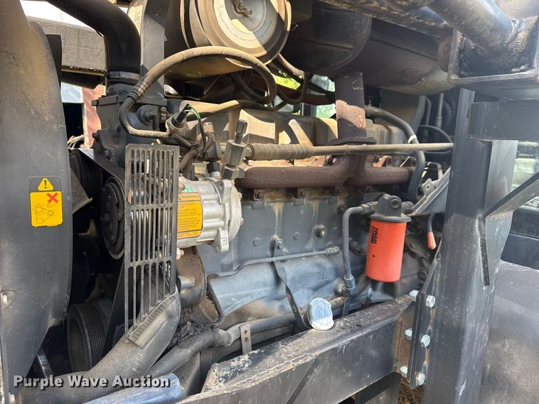 image for item DJ7780 New Holland 8260 MFWD tractor