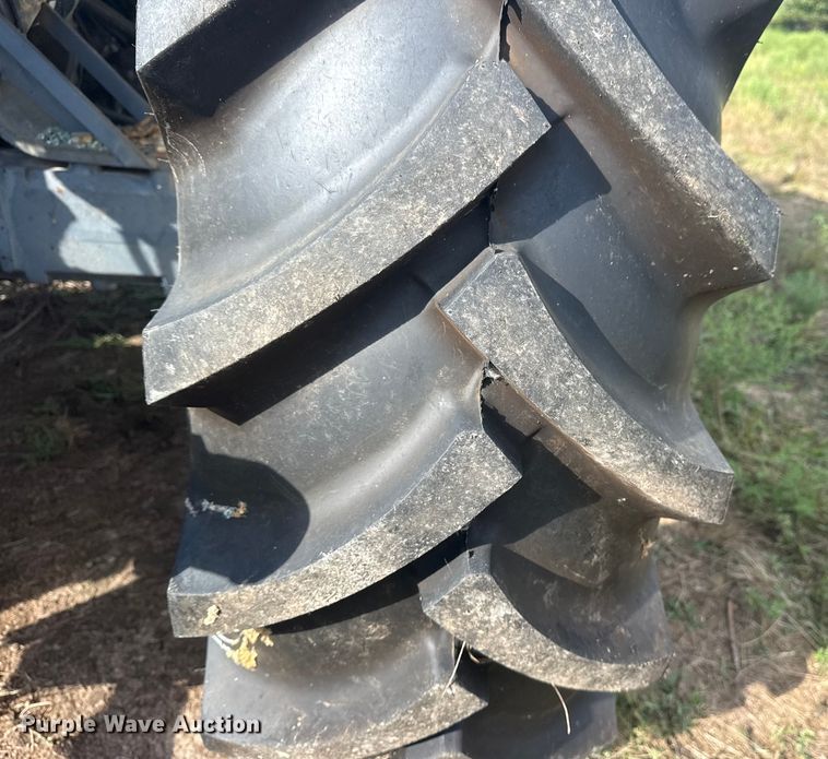 image for item DJ7780 New Holland 8260 MFWD tractor