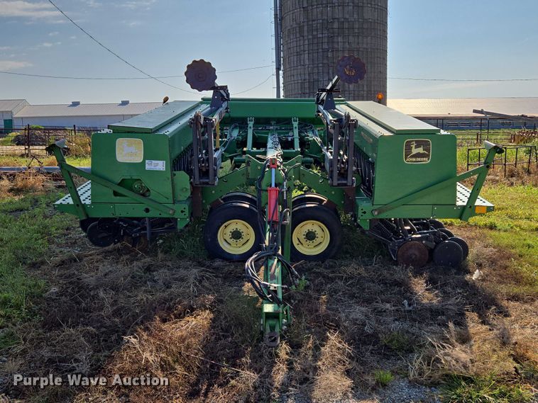 image for item DR2596 John Deere  455 grain drill