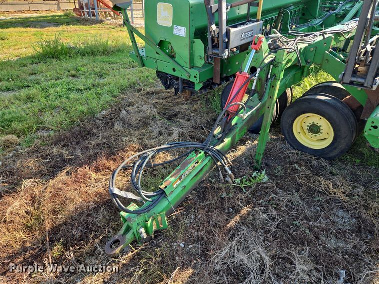 image for item DR2596 John Deere  455 grain drill