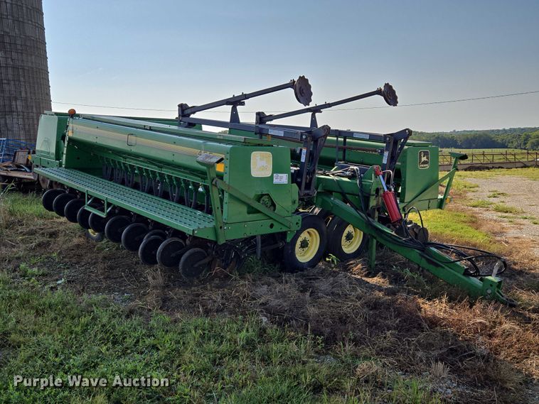 image for item DR2596 John Deere  455 grain drill