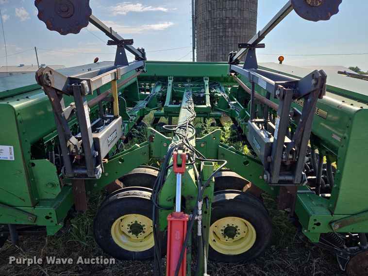 image for item DR2596 John Deere  455 grain drill