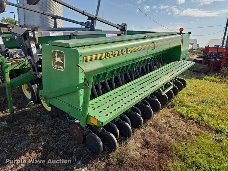 image for item DR2596 John Deere  455 grain drill