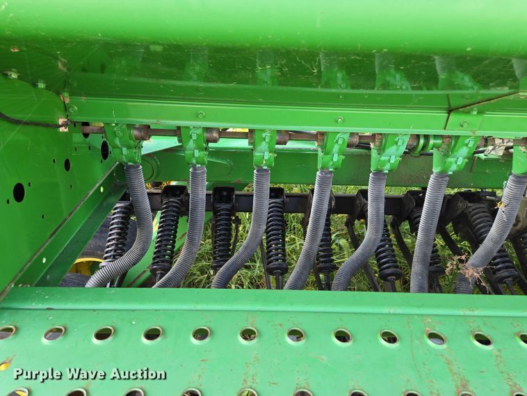 image for item DR2596 John Deere  455 grain drill
