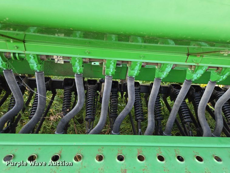 image for item DR2596 John Deere  455 grain drill