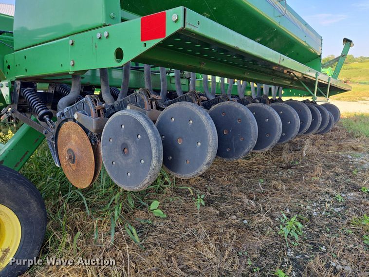 image for item DR2596 John Deere  455 grain drill