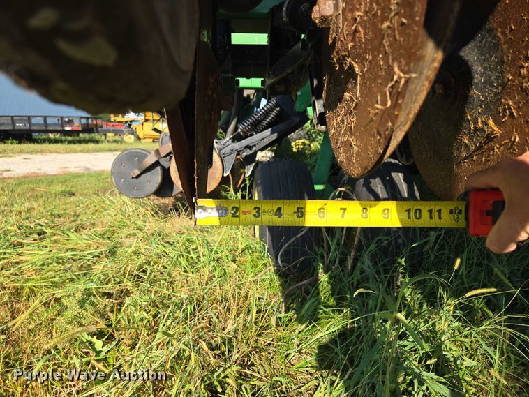 image for item DR2596 John Deere  455 grain drill