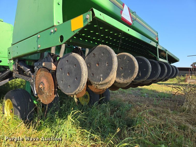 image for item DR2596 John Deere  455 grain drill