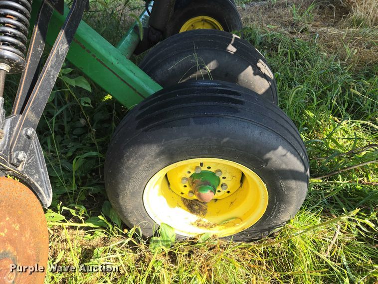 image for item DR2596 John Deere  455 grain drill