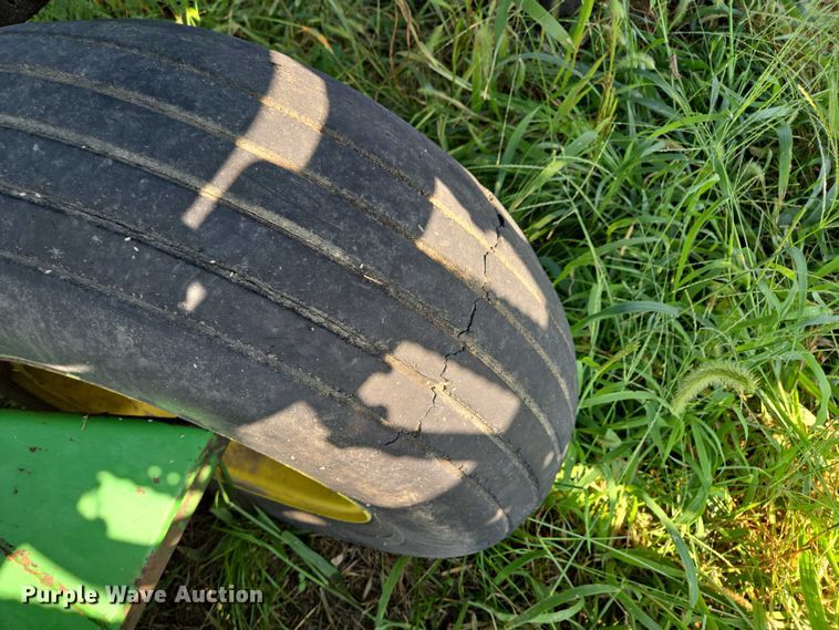 image for item DR2596 John Deere  455 grain drill