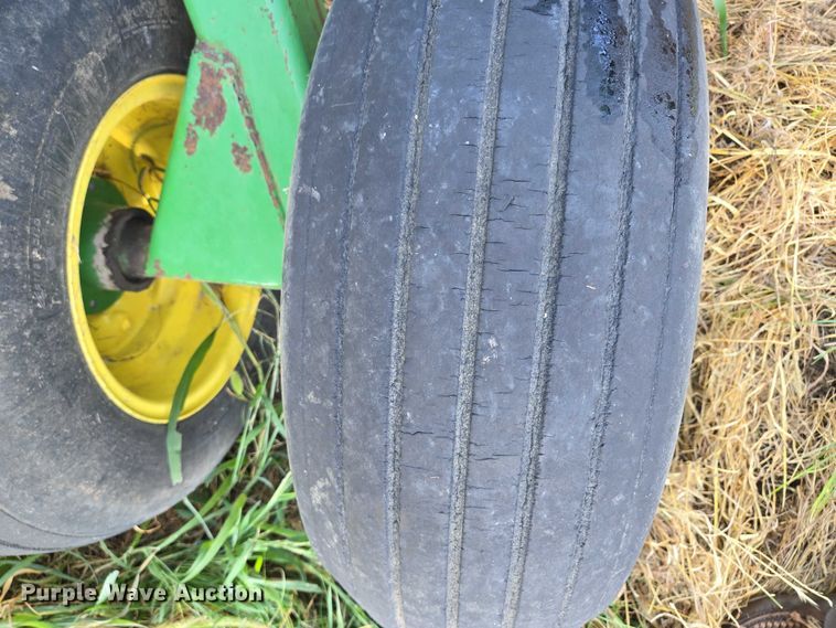 image for item DR2596 John Deere  455 grain drill