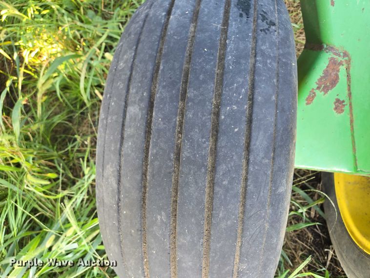 image for item DR2596 John Deere  455 grain drill