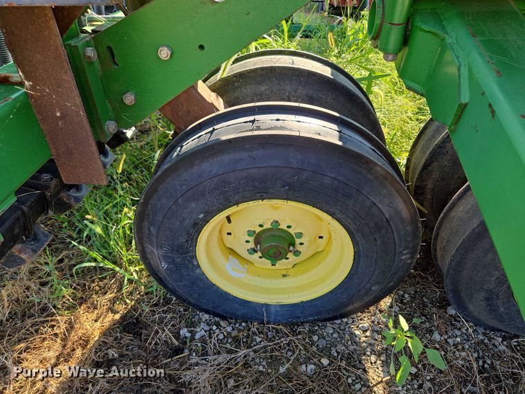 image for item DR2596 John Deere  455 grain drill