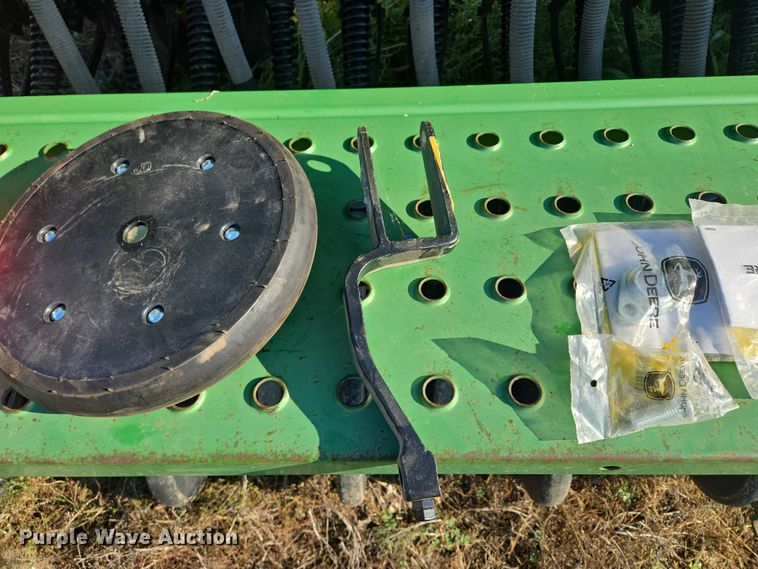 image for item DR2596 John Deere  455 grain drill