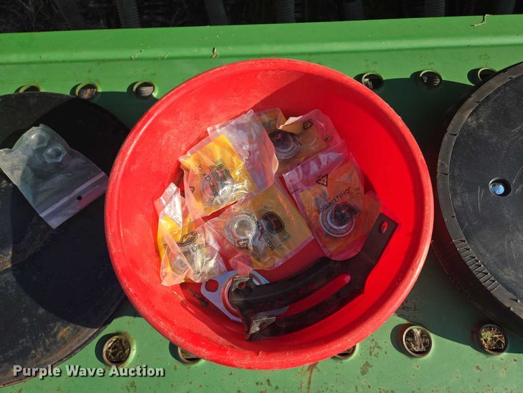 image for item DR2596 John Deere  455 grain drill