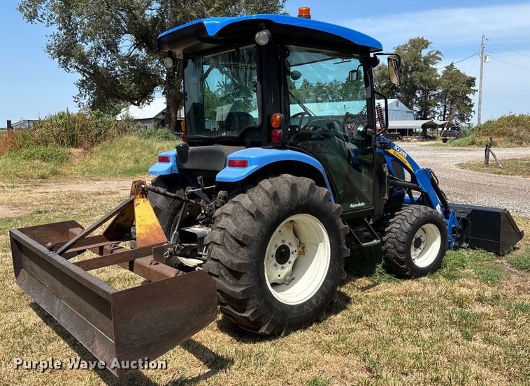 image for item DT3340 2013 New Holland Boomer 3040 MFWD tractor