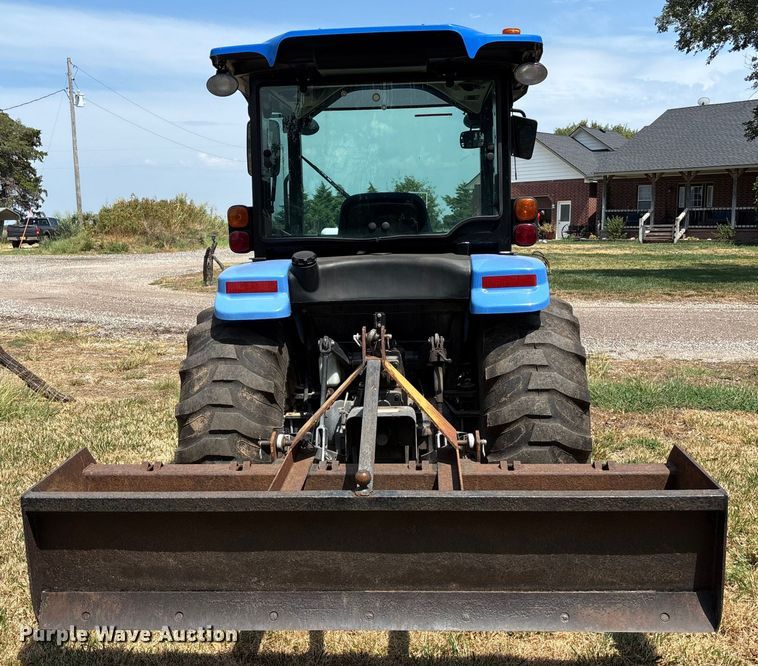 image for item DT3340 2013 New Holland Boomer 3040 MFWD tractor