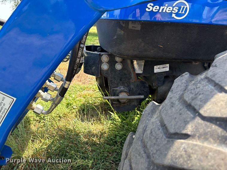 image for item DT3340 2013 New Holland Boomer 3040 MFWD tractor