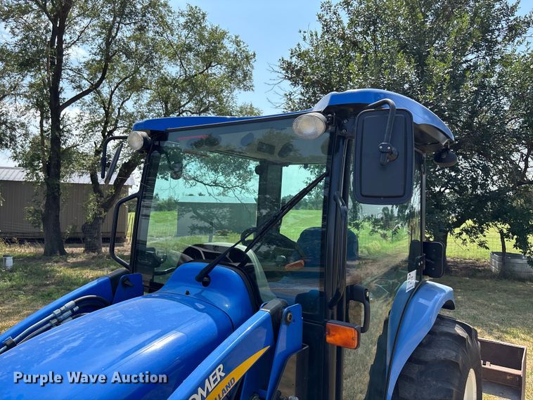 image for item DT3340 2013 New Holland Boomer 3040 MFWD tractor