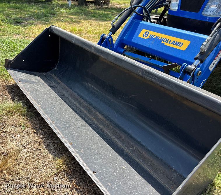 image for item DT3340 2013 New Holland Boomer 3040 MFWD tractor