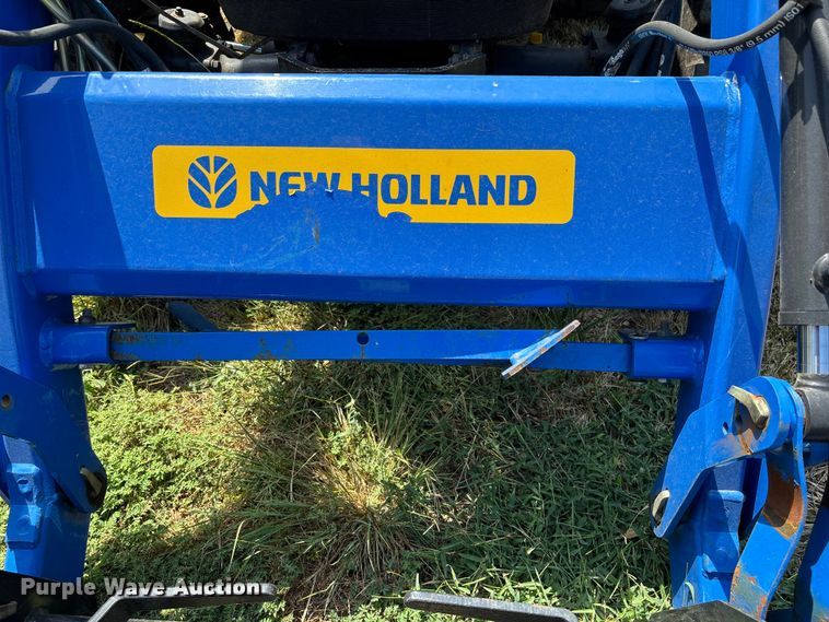 image for item DT3340 2013 New Holland Boomer 3040 MFWD tractor