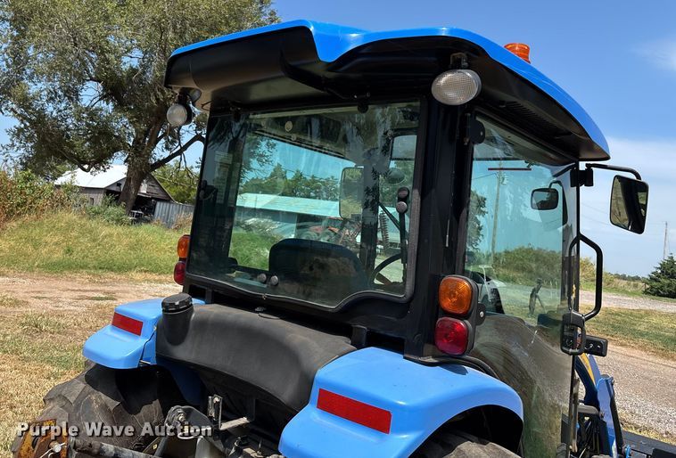 image for item DT3340 2013 New Holland Boomer 3040 MFWD tractor