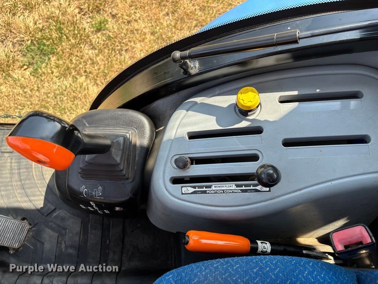 image for item DT3340 2013 New Holland Boomer 3040 MFWD tractor