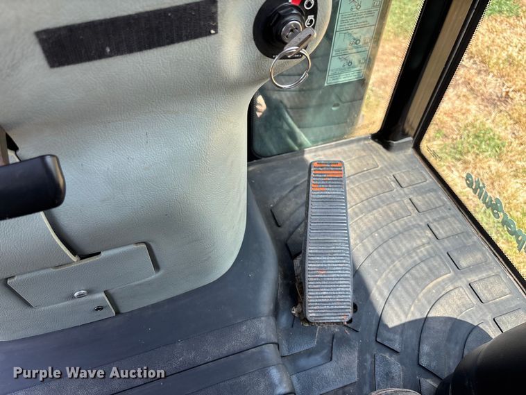 image for item DT3340 2013 New Holland Boomer 3040 MFWD tractor